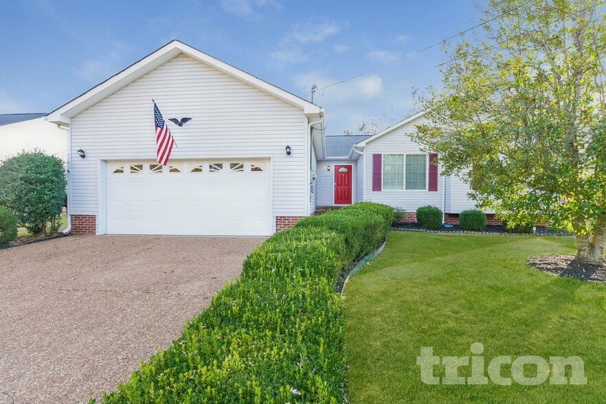 Primary Photo - 437 Bradford Cir