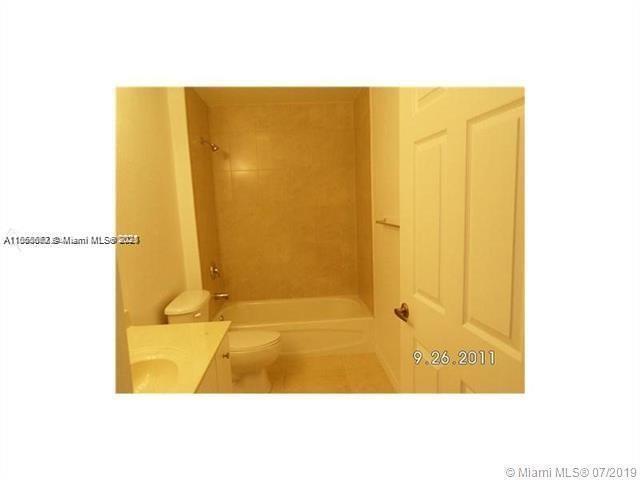 Building Photo - 3818 SW 48th Ave