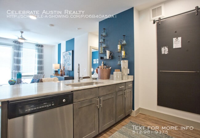 Building Photo - Residences at Saltillo