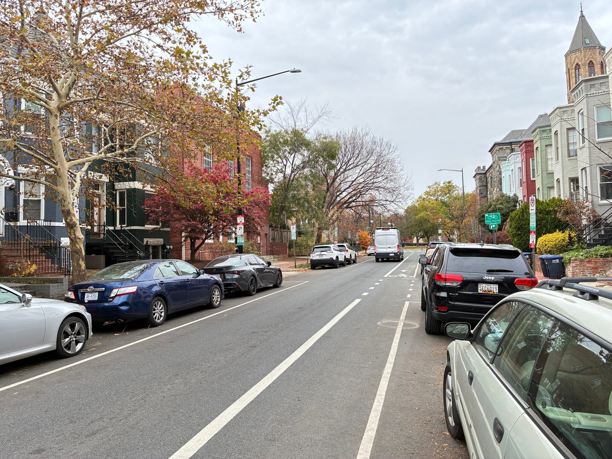 Building Photo - 625 C St NE
