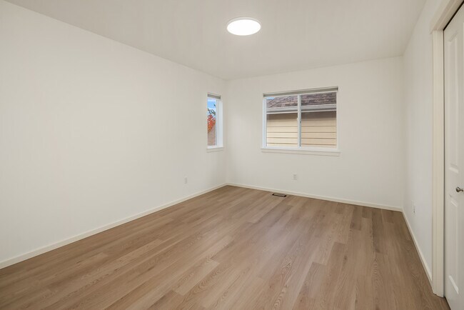 Building Photo - 2416 35th Ave NE