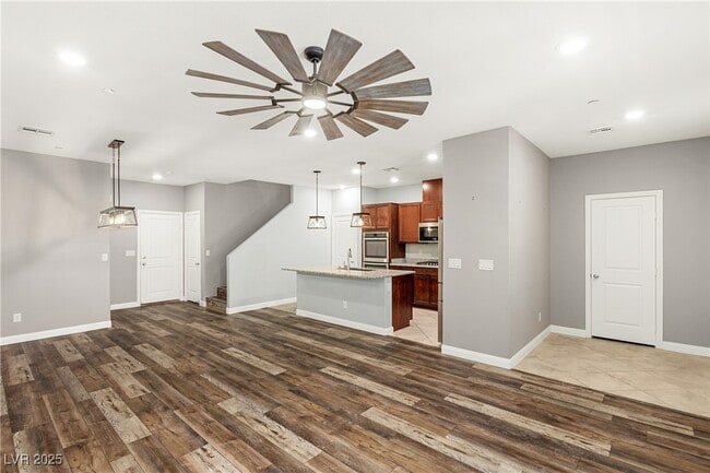 Building Photo - 2808 Alenga St