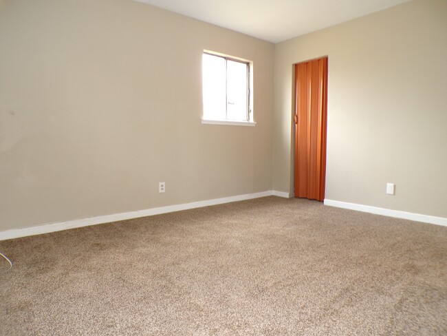 Building Photo - 3145 34th Ct N