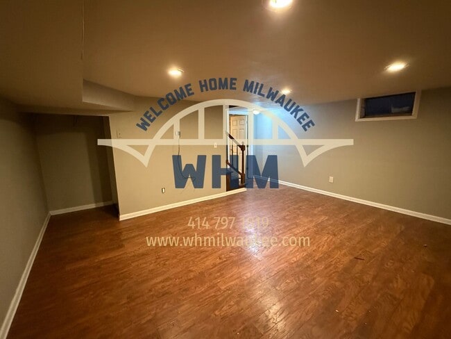 Building Photo - W170S7397 Parkland Dr