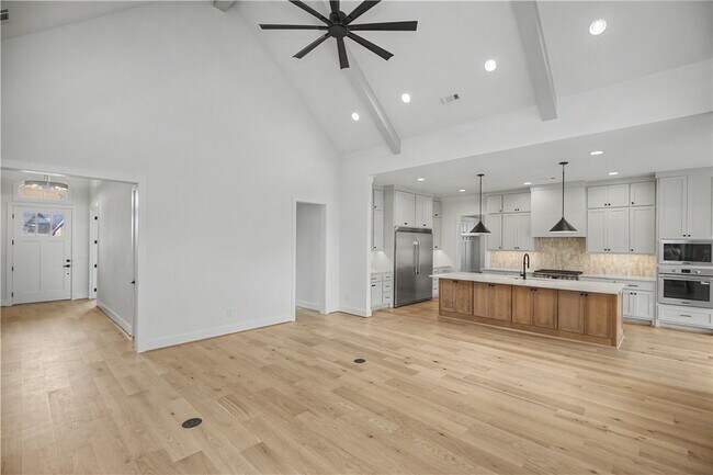 Building Photo - 820 Greenhorn St