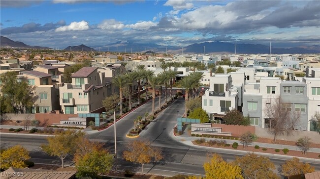 Building Photo - 11236 Rainbow Peak Ave