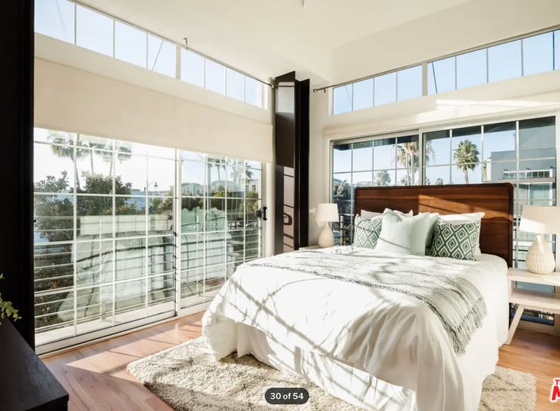 Building Photo - 5400 Playa Vista Dr