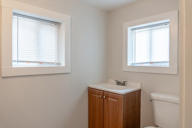 Building Photo - 414 Hayden Rd