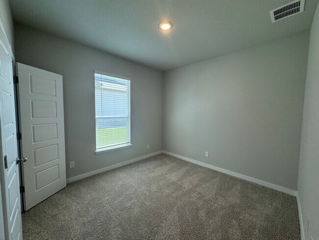 Building Photo - 784 Staglin St