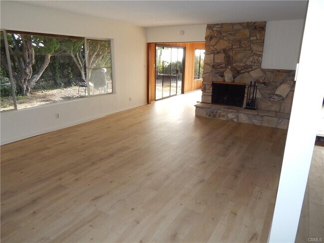 Building Photo - 2795 Temple Hills Dr