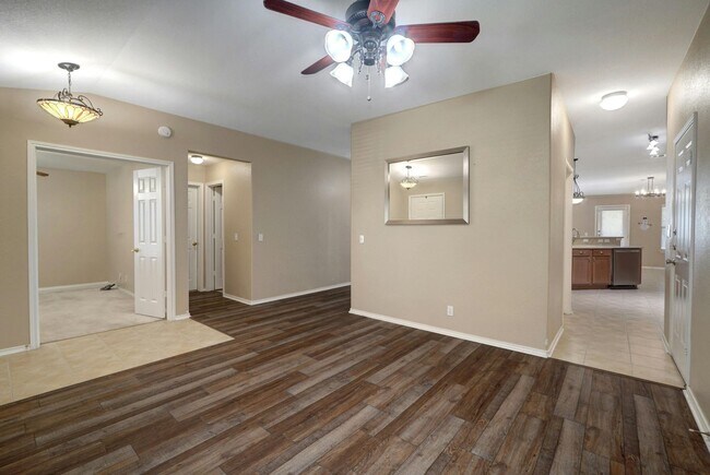 Building Photo - Spacious 4-Bedroom Gem with Office in Desi...