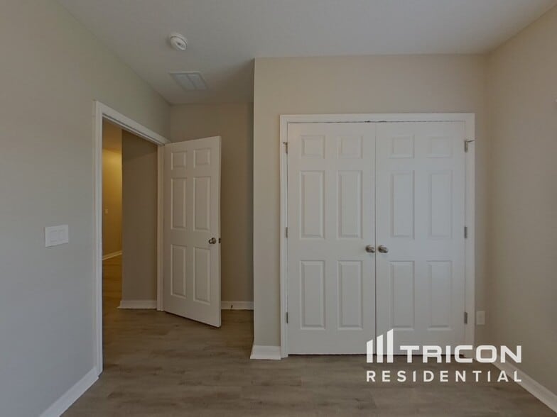 Building Photo - 4925 Rockvale Dr