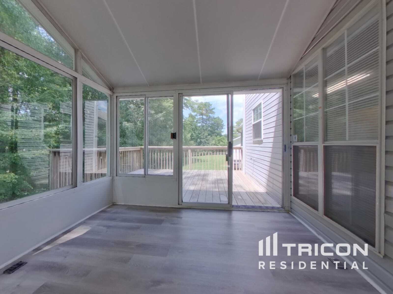 Building Photo - 819 Plumbridge Ct