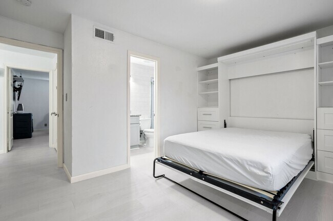 Building Photo - 11002 Hammerly Blvd