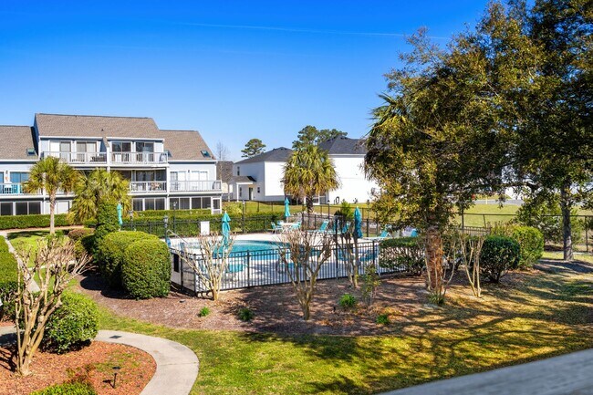 Building Photo - Fully Furnished W/ All Utilities Included! Seasonal Rental available 9/1/25-3/31/26