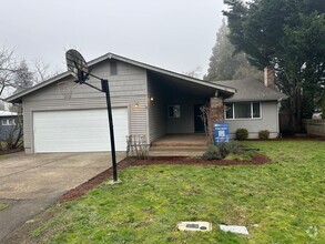 Building Photo - Beautifully updated 3 bedroom 1 1/2 bath h...