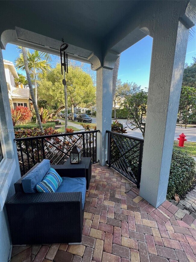 Building Photo - 184 W Bay Cedar Cir