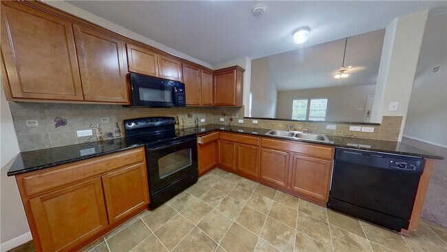 Building Photo - 108 Lavaca Loop