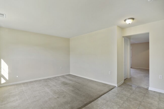 Building Photo - 18 Chillingham Ct