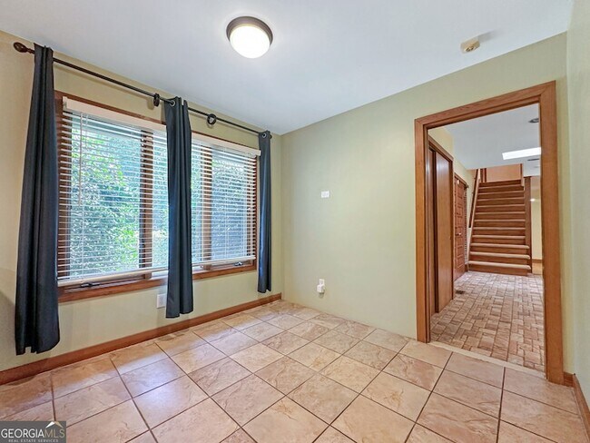 Building Photo - 10200 Rivertown Rd