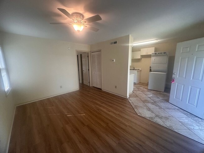 Building Photo - 928 Bonham Ave