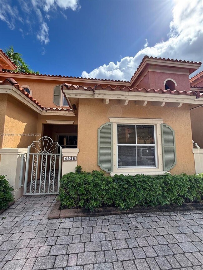 Primary Photo - 4938 Leeward Ln