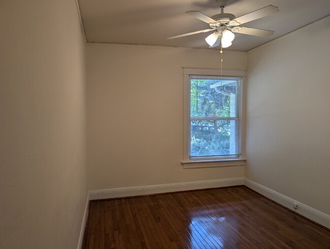 Building Photo - "Charming 2-Bedroom Haven in the Heart of ...