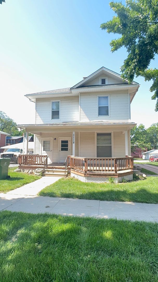 Primary Photo - 3+ bedroom, 2 bath in south Lincoln