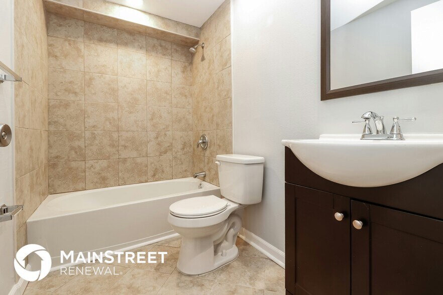 Building Photo - 3040 Brompton Dr