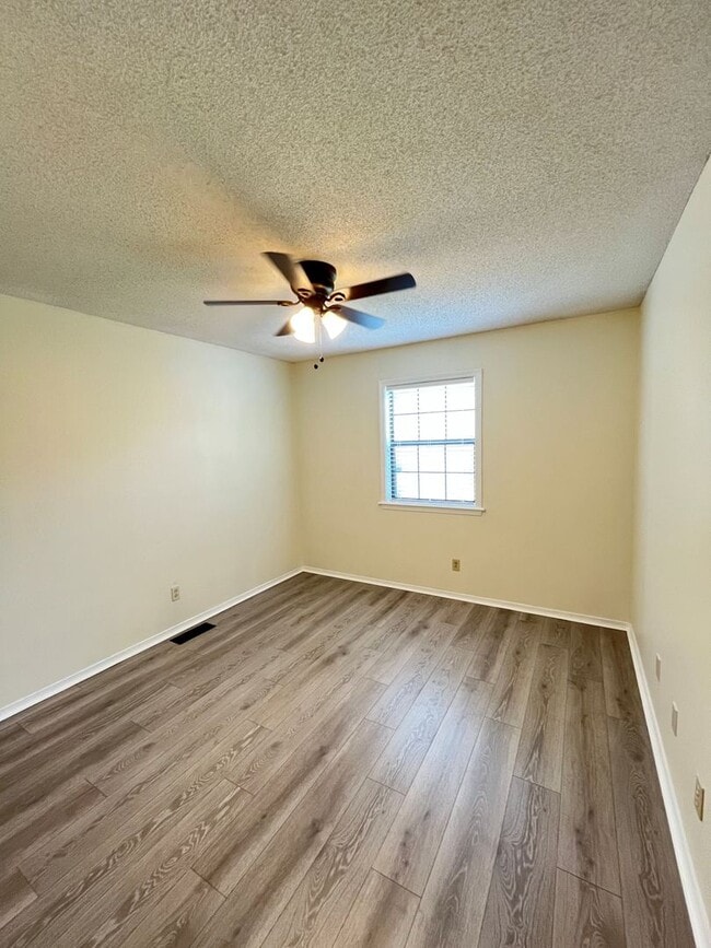 Building Photo - COMPLETELY REMODELED 3 bedroom house in North Fayetteville