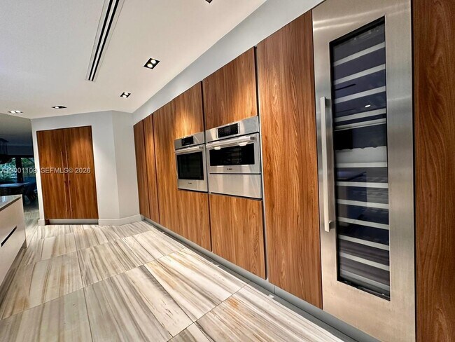 Building Photo - 223 NW 129th Ave