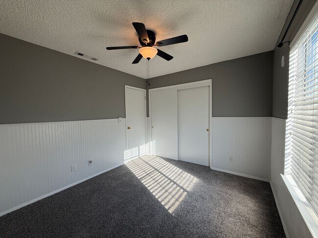 Building Photo - 2 bedroom, 2-bathroom home plus den/office in Fresno, CA!