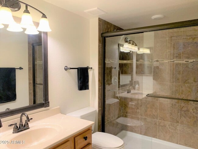 Building Photo - 1440 N Idaho Rd