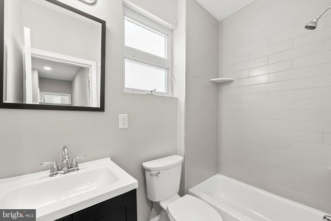 Building Photo - 601 Miller St