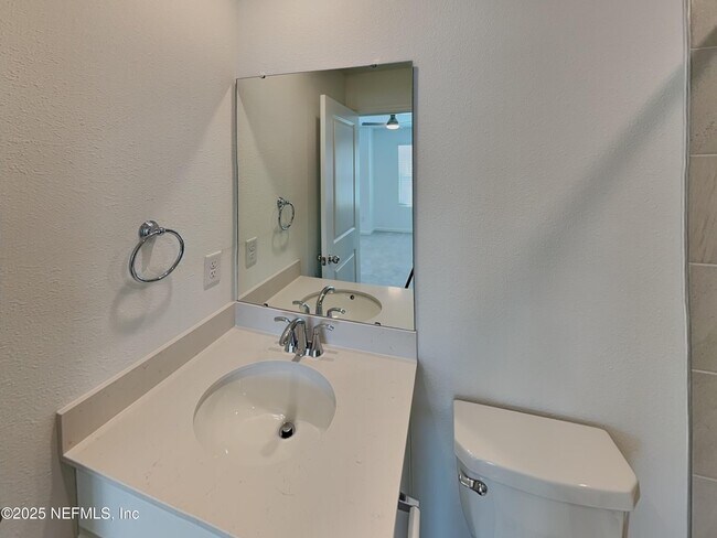 Building Photo - 594 Holly Lks Dr