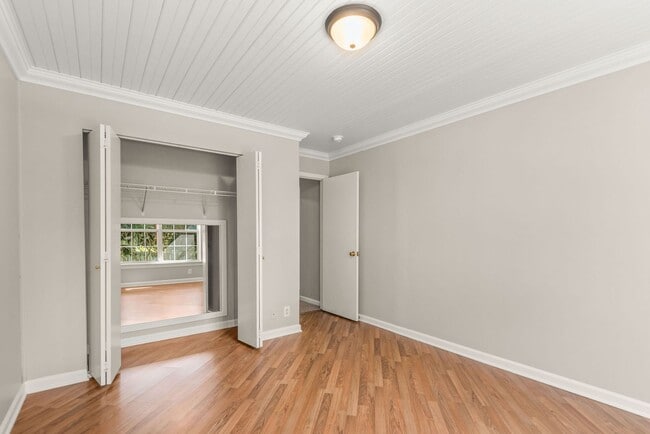 Building Photo - Highly sought after Chesney Glen division. 3 bedroom 2.5 Bath home in hermitage.