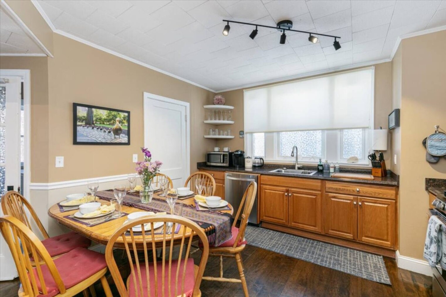 Building Photo - 46 Russell St