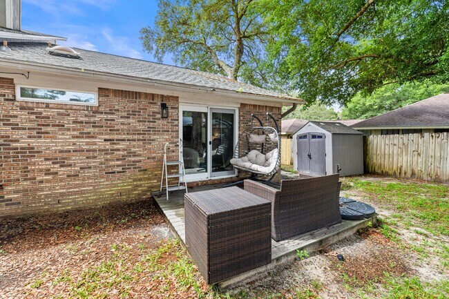 Building Photo - 507 Nassau Dr