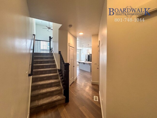 Building Photo - Spacious 3 bed in Quiet Community