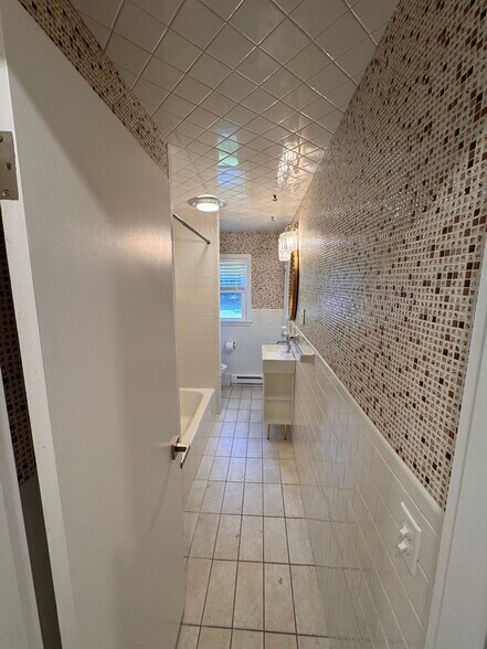 Building Photo - 47 Ashwood Cir