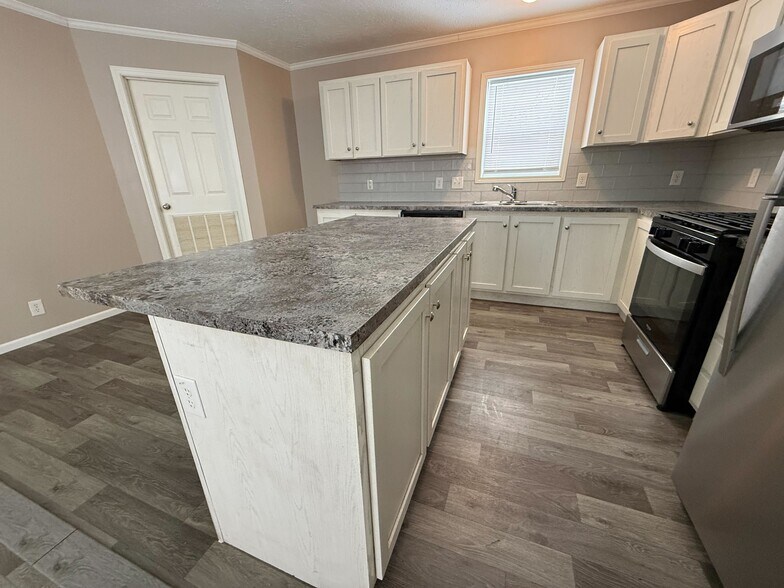 Building Photo - 71508 St Howard Ct