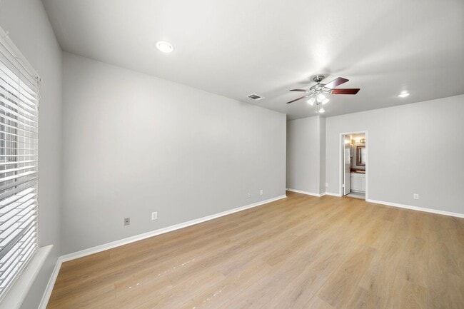 Building Photo - 7396 Regency Square Ct