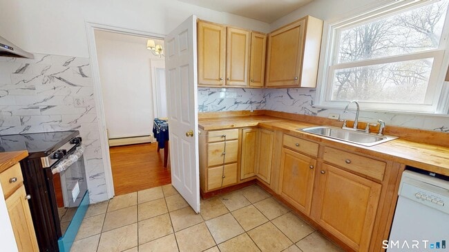 Building Photo - 638 Prospect St