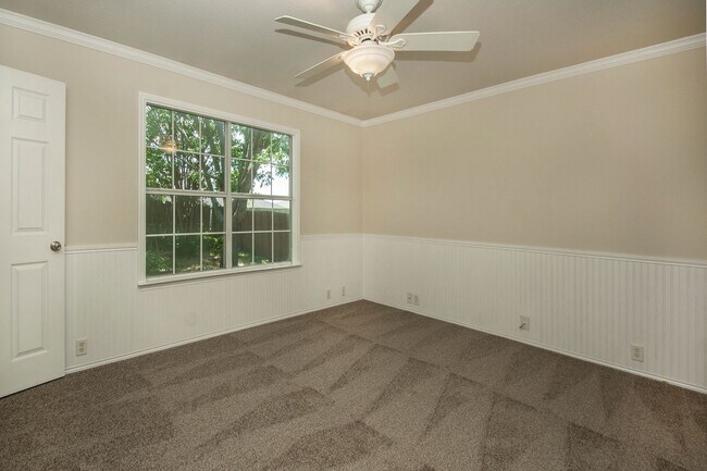 Building Photo - Cute house in Sherman for lease