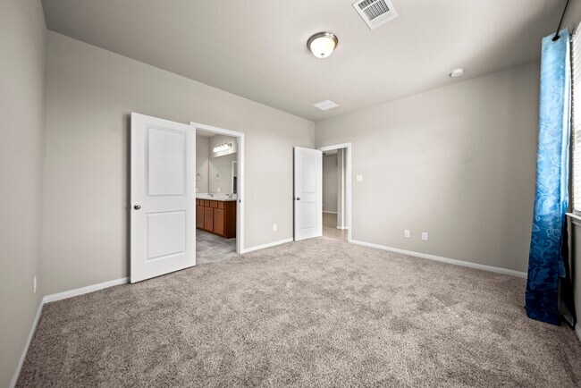 Building Photo - 17214 Broadleaf Oak Dr