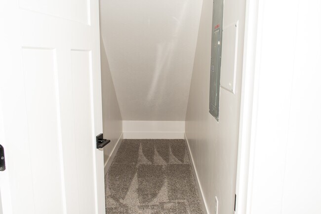 Building Photo - 880 S 340 E