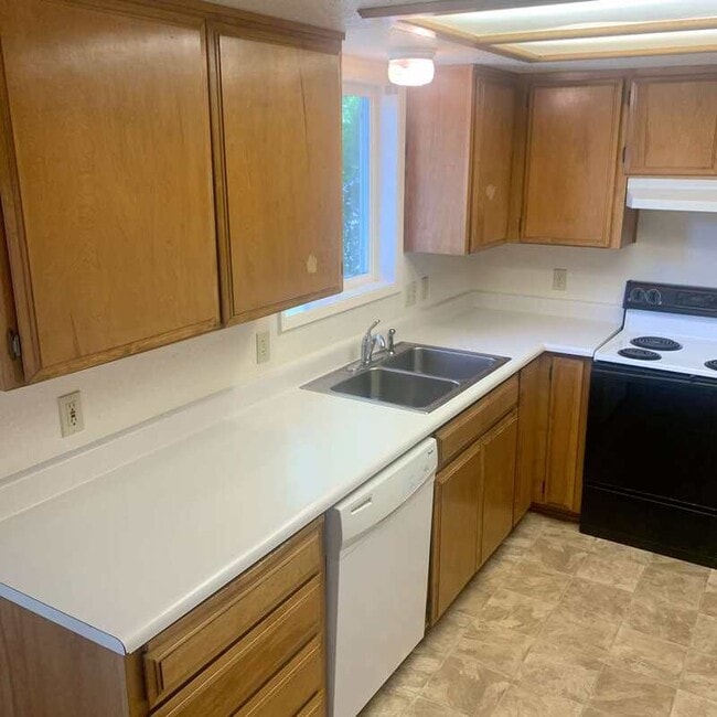 Building Photo - 1852 Medart Ln