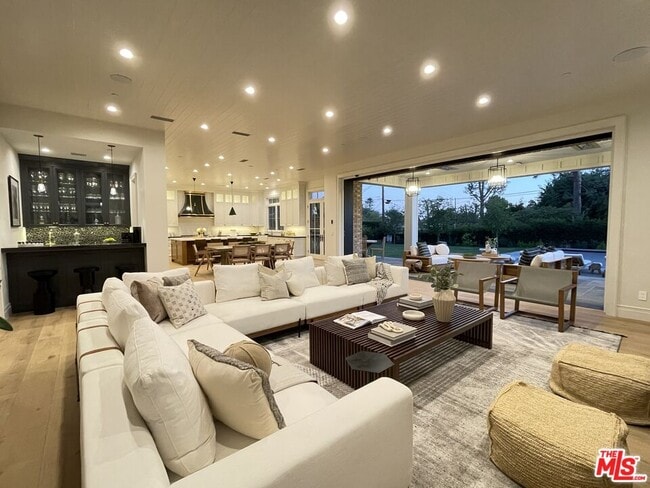 Building Photo - 12730 Hanover St