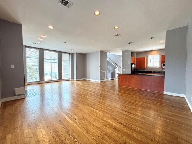 Building Photo - 2402 Morgan St