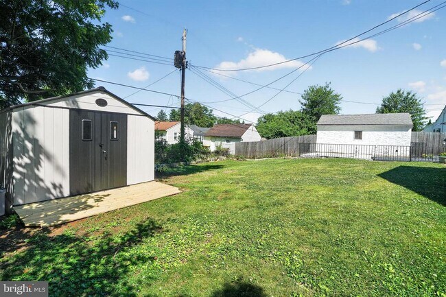 Building Photo - 137 Walker Ln